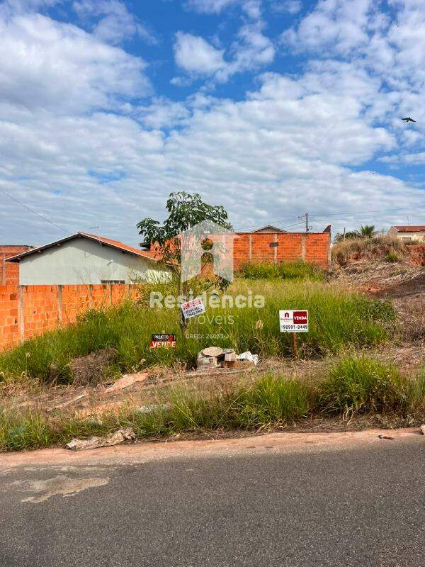 Terreno à venda no Residencial Carlito Quilici: 