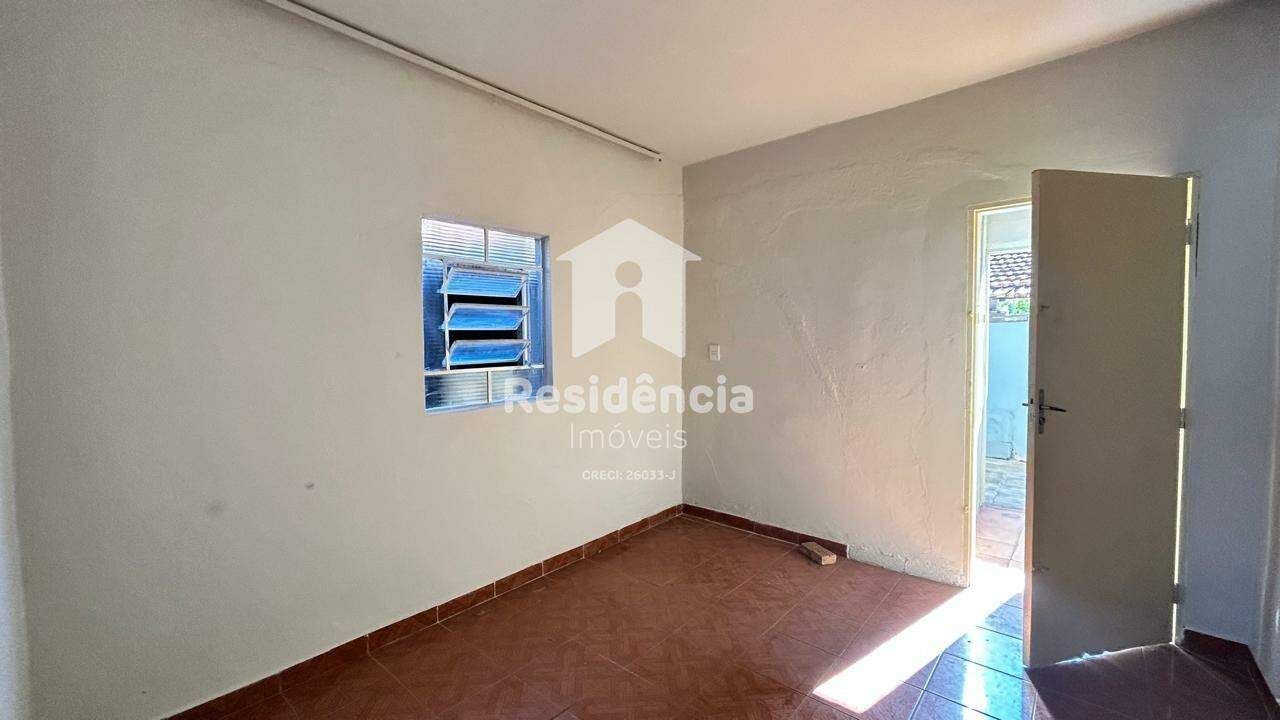 Casa para aluguel no Vila Santa Rosa: 