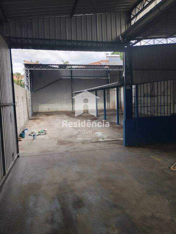 Barracão para aluguel no Centro: 