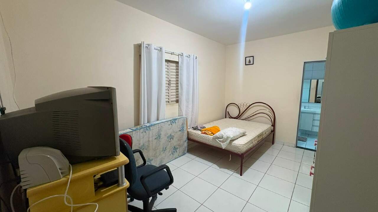 Casa à venda no Conjunto Habitacional Gilberto Rossetti: 
