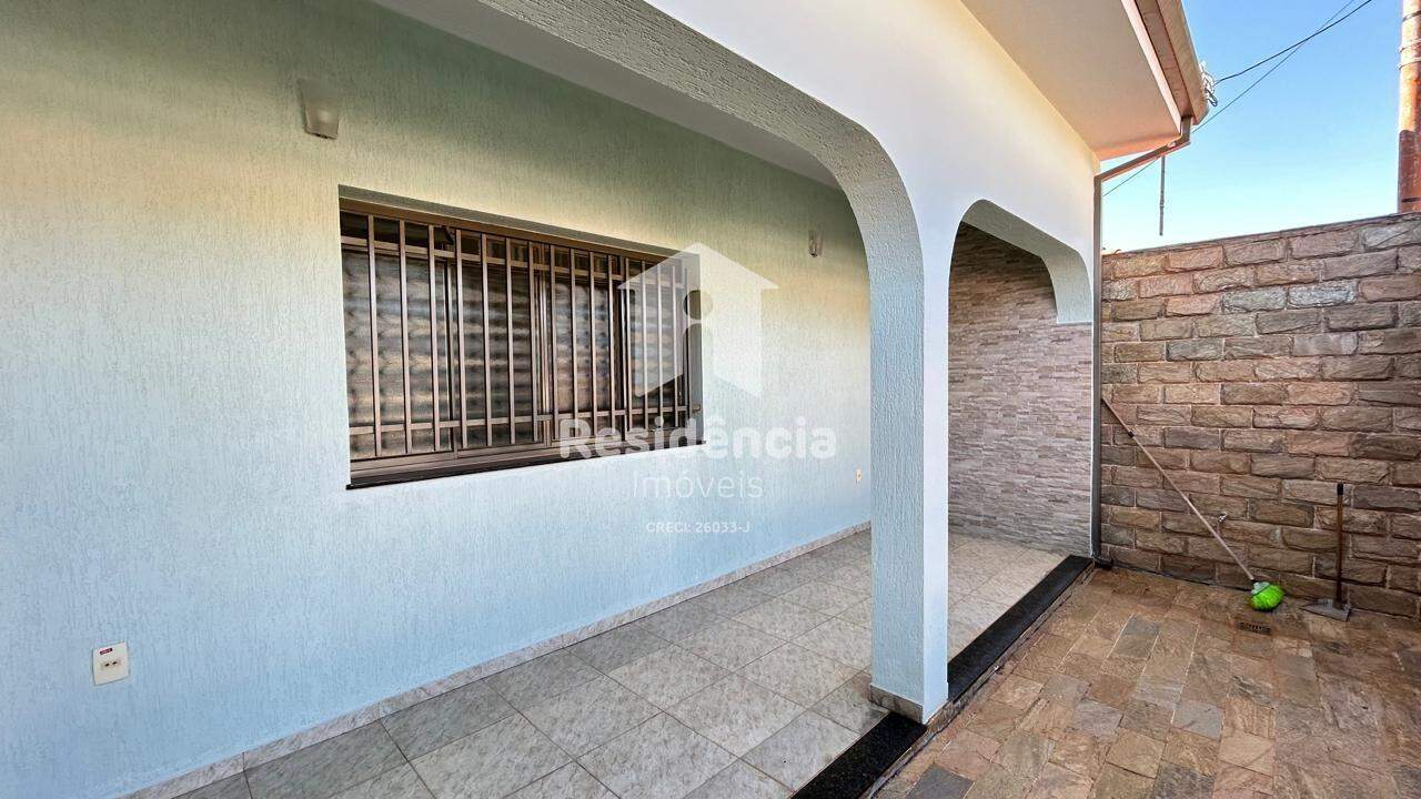 Casa à venda no Jardim Chico Alcino: 