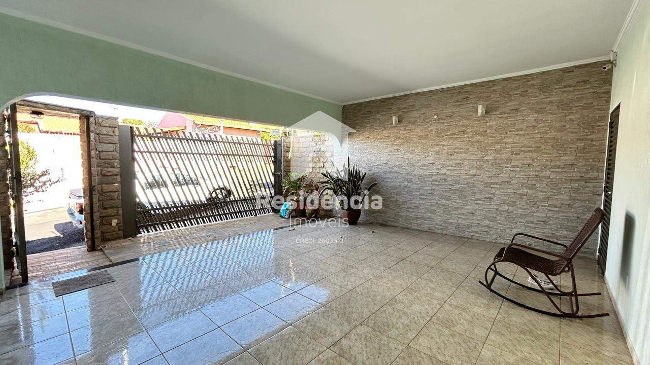 Casa à venda no Jardim Chico Alcino: 