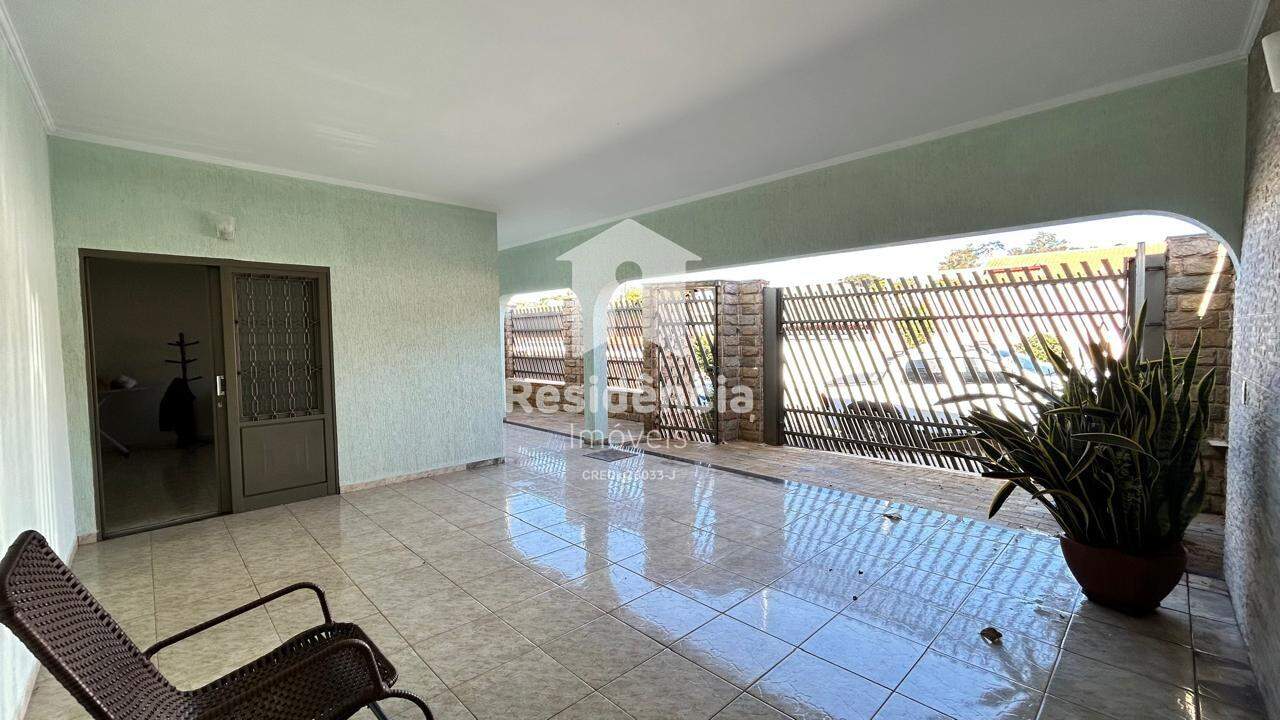 Casa à venda no Jardim Chico Alcino: 