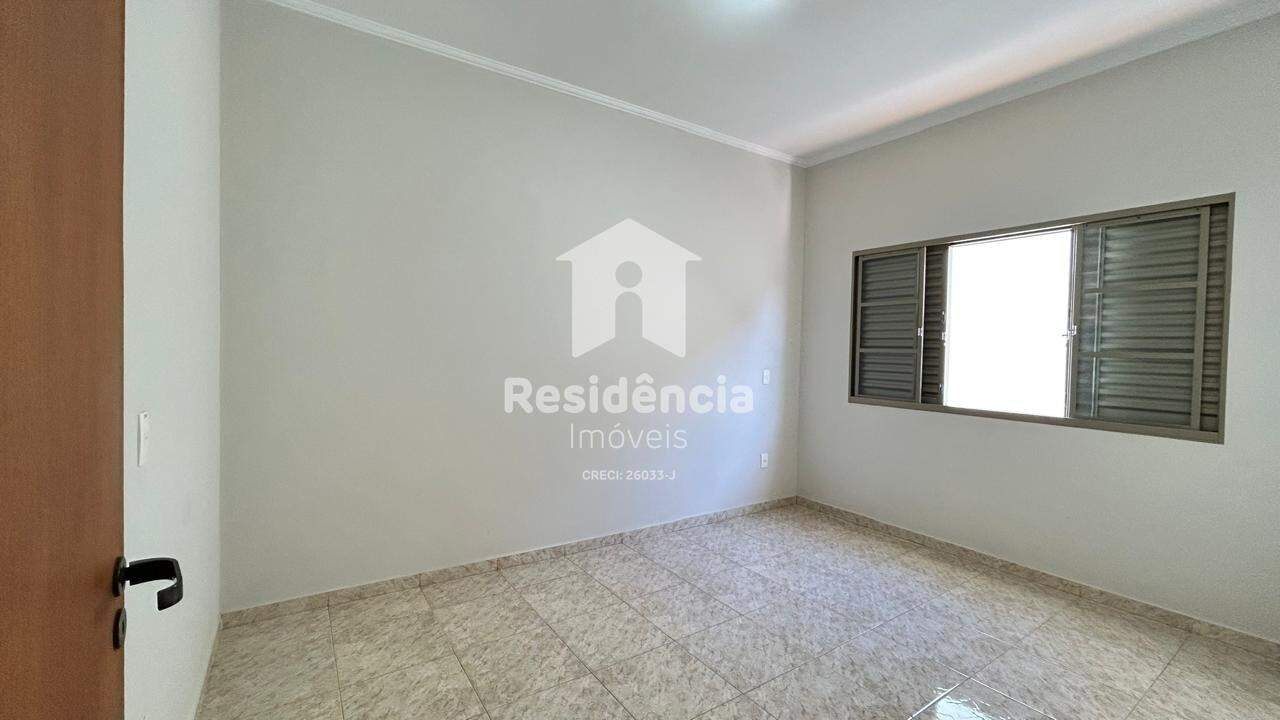 Casa à venda no Jardim Chico Alcino: 