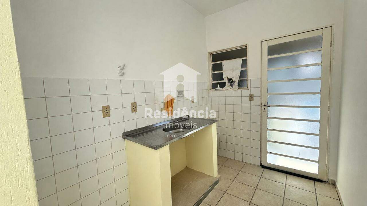 Casa à venda no Conjunto Habitacional Luiz Fernandes Dias: 