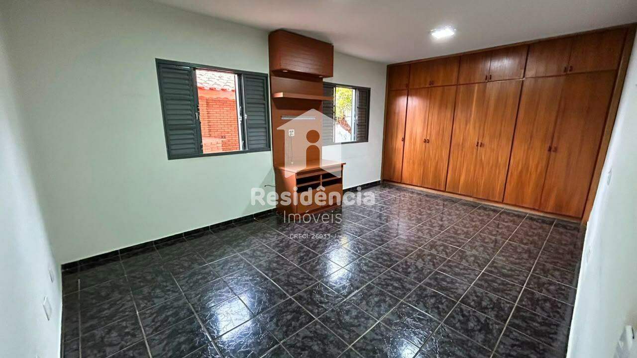 Casa para aluguel no Centro: 