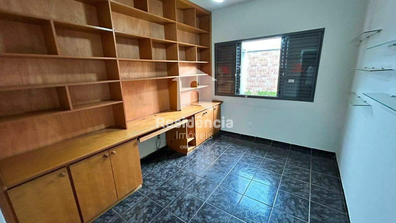 Casa para aluguel no Centro: 