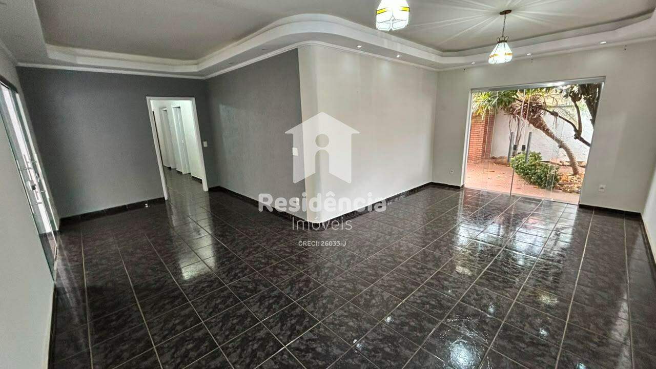 Casa para aluguel no Centro: 