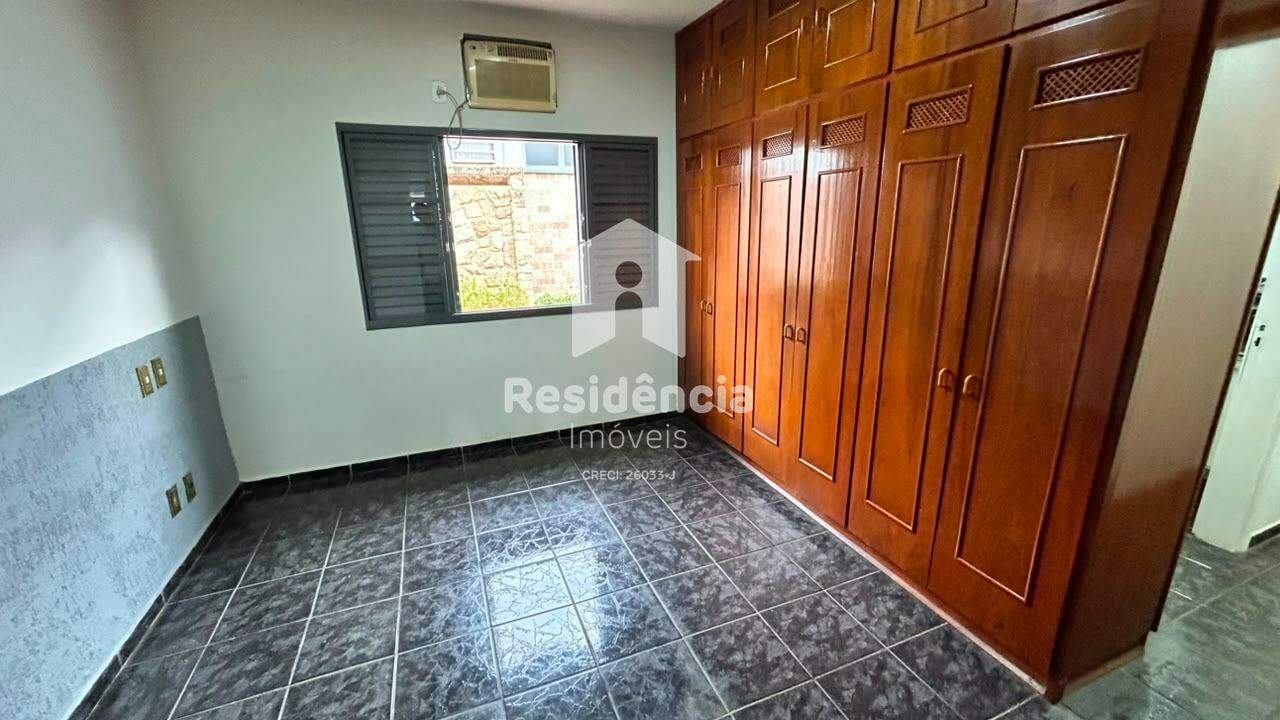 Casa para aluguel no Centro: 