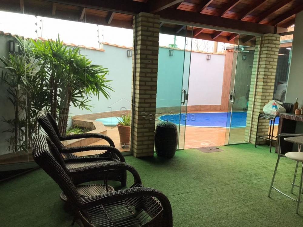 Casa à venda no Jardim José Justi: 