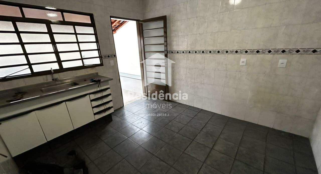 Casa à venda no Conjunto Habitacional Francisco Garófalo: 