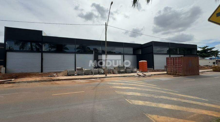 Galpão/Depósito/Barracão à venda no LUIZOTE DE FREITAS: 