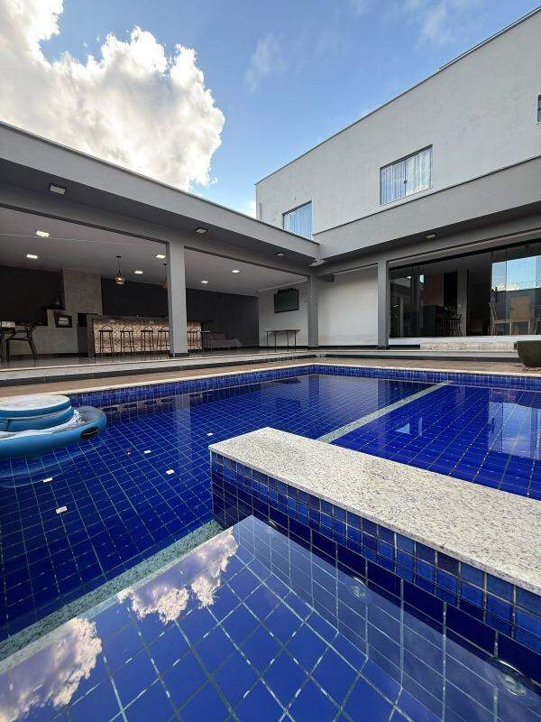 Casa à venda no Tropical: 