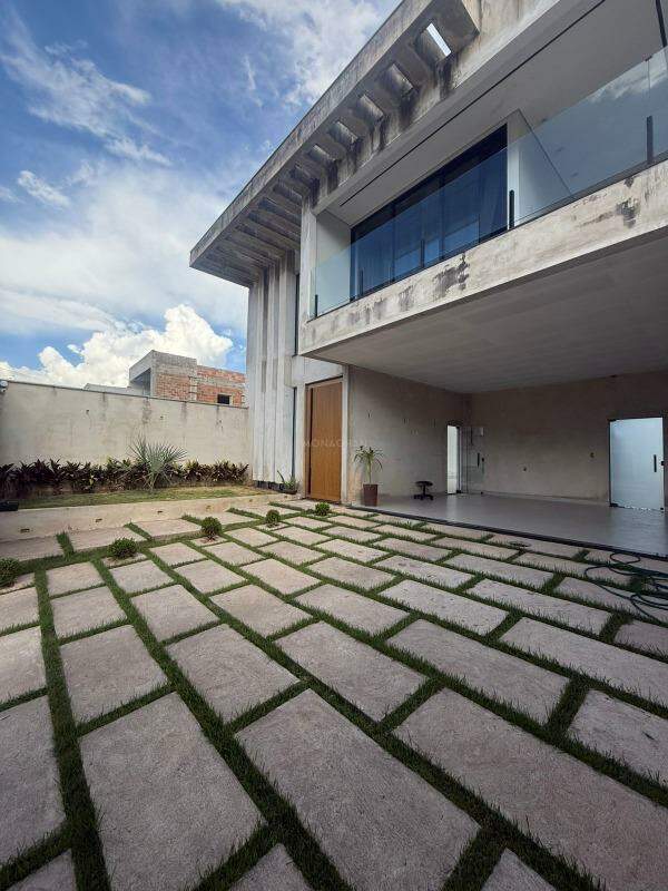 Casa à venda no Tropical: 