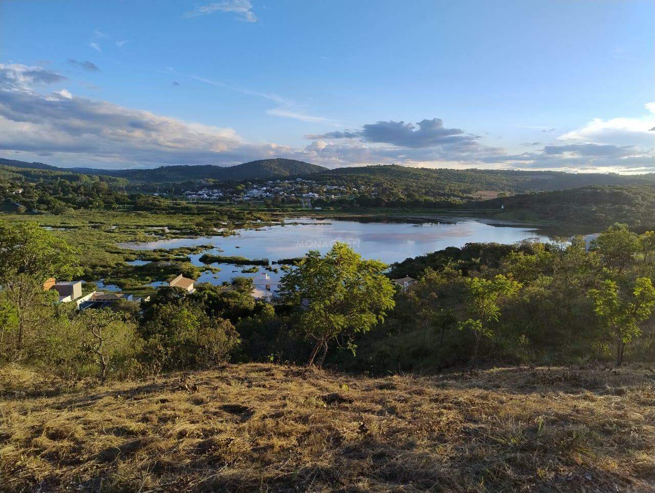 Lote em condomínio à venda no Condomínio Solar dos Lagos: 
