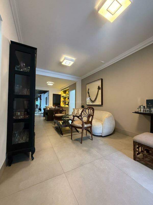 Casa à venda no Centro: 