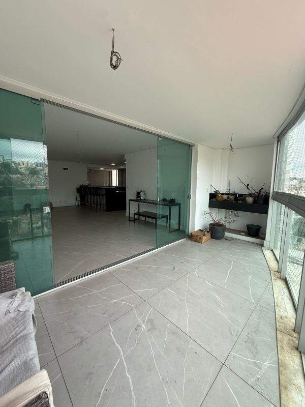 Apartamento à venda no Graças: 