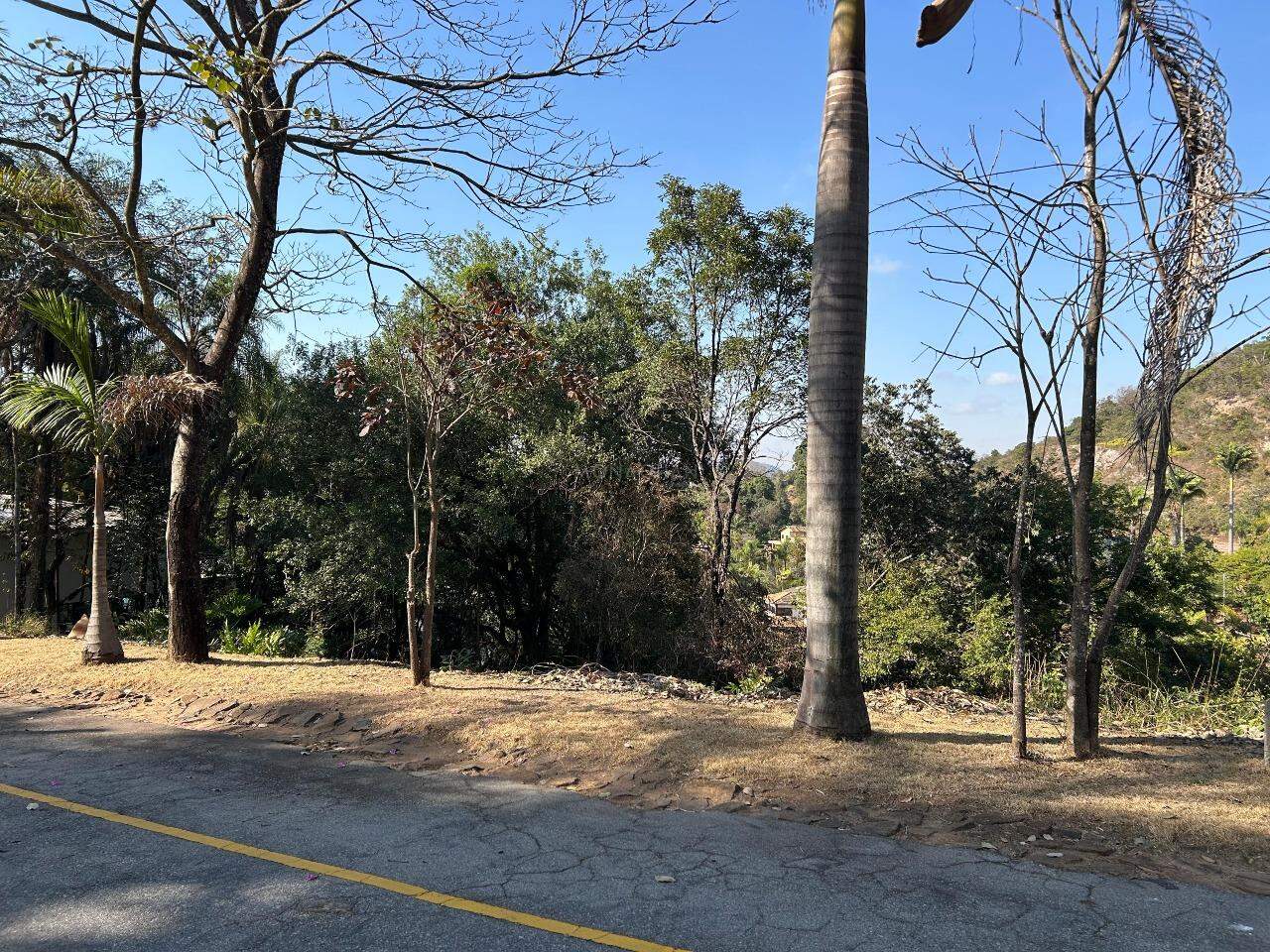 Lote em condomínio à venda no Condomínio Lago do Sol: 