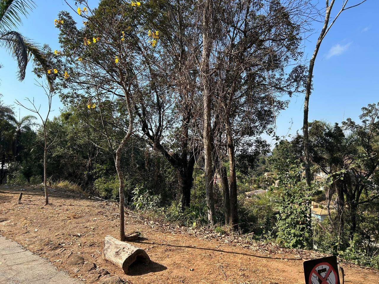 Lote em condomínio à venda no Condomínio Lago do Sol: 