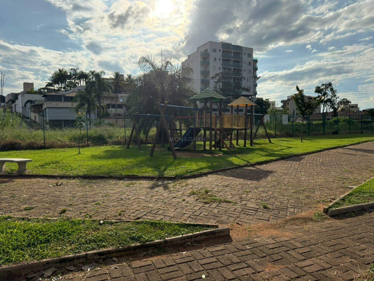 Lote à venda no Aurora Village: 