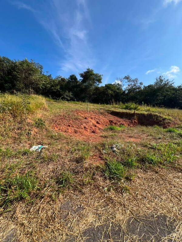 Lote à venda no Vila da Serra: 