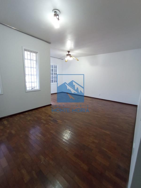 Casa à venda no Centro: 