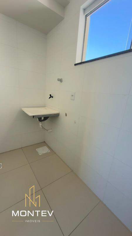 Apartamento à venda no Levindo Paula Pereira: LAVANDERIA