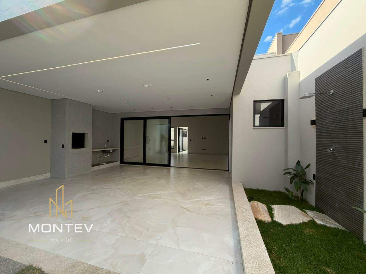 Casa à venda no Planalto: 