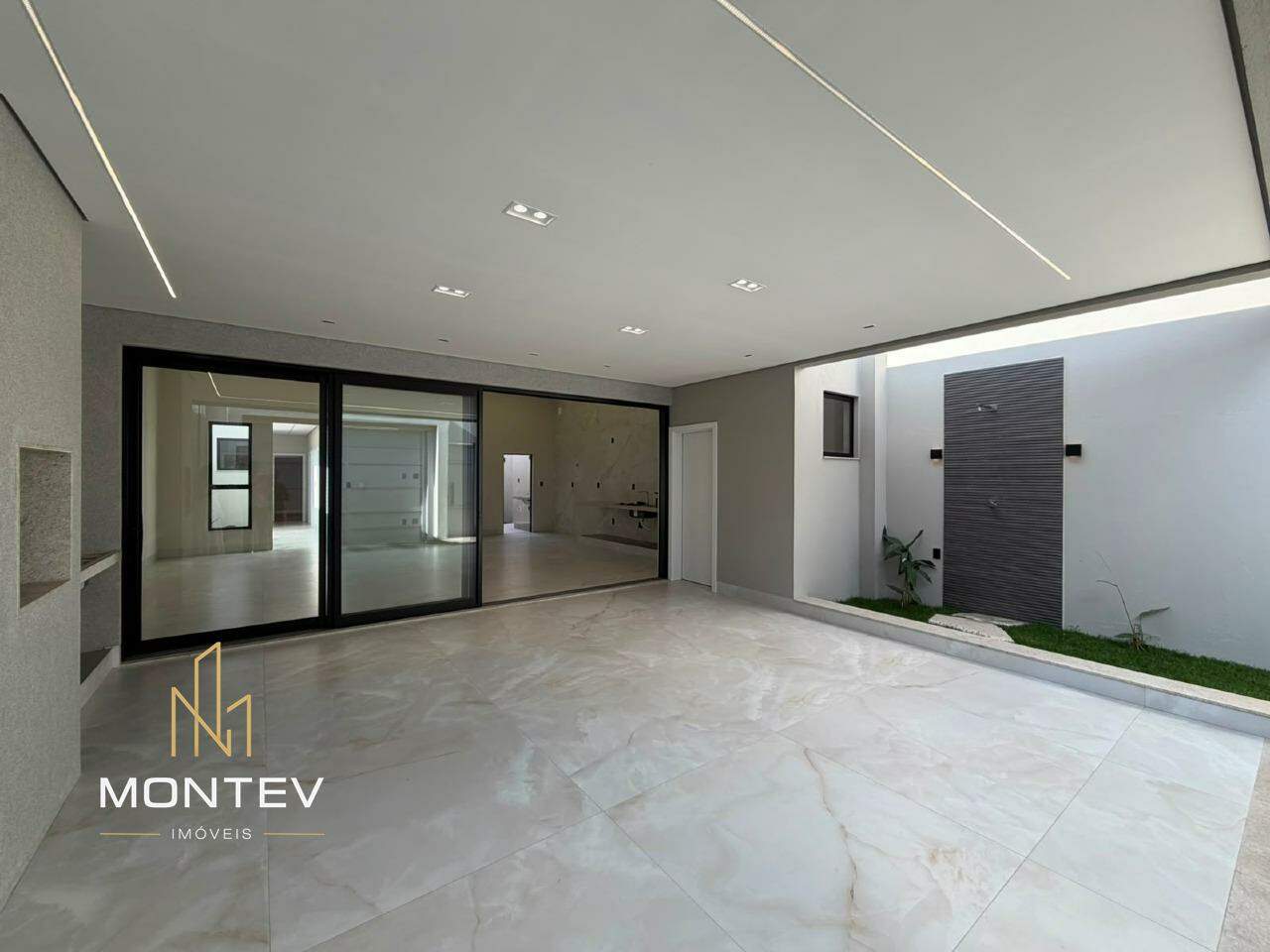 Casa à venda no Planalto: 