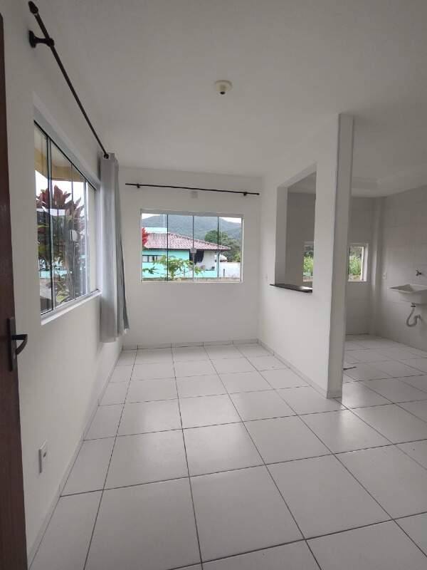 Apartamento, 2 quartos, 1 vaga no bairro São João do Rio Vermelho em Florianópolis para Alugar