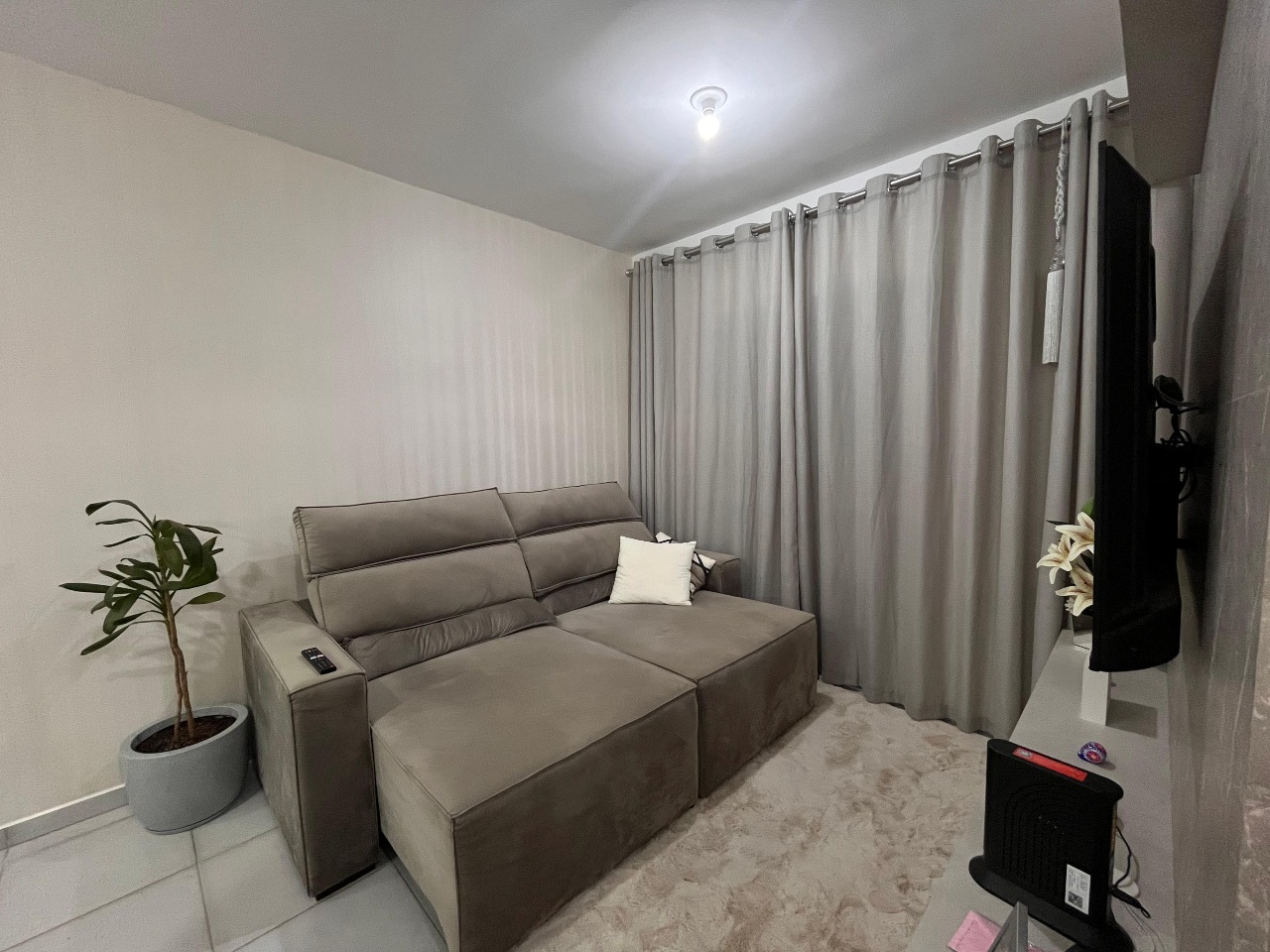 Apartamento com 56m², 2 quartos, 1 vaga, Residencial Villa Di Lucca em Florianópolis para Comprar