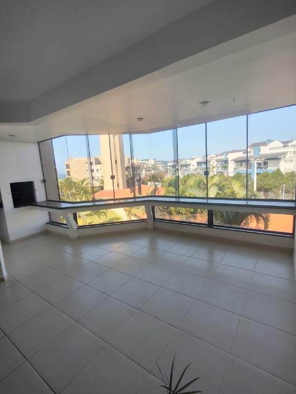 Apartamento com 108m², 3 quartos, 1 suíte, 2 vagas, Villa Inglesa em Florianópolis para Comprar