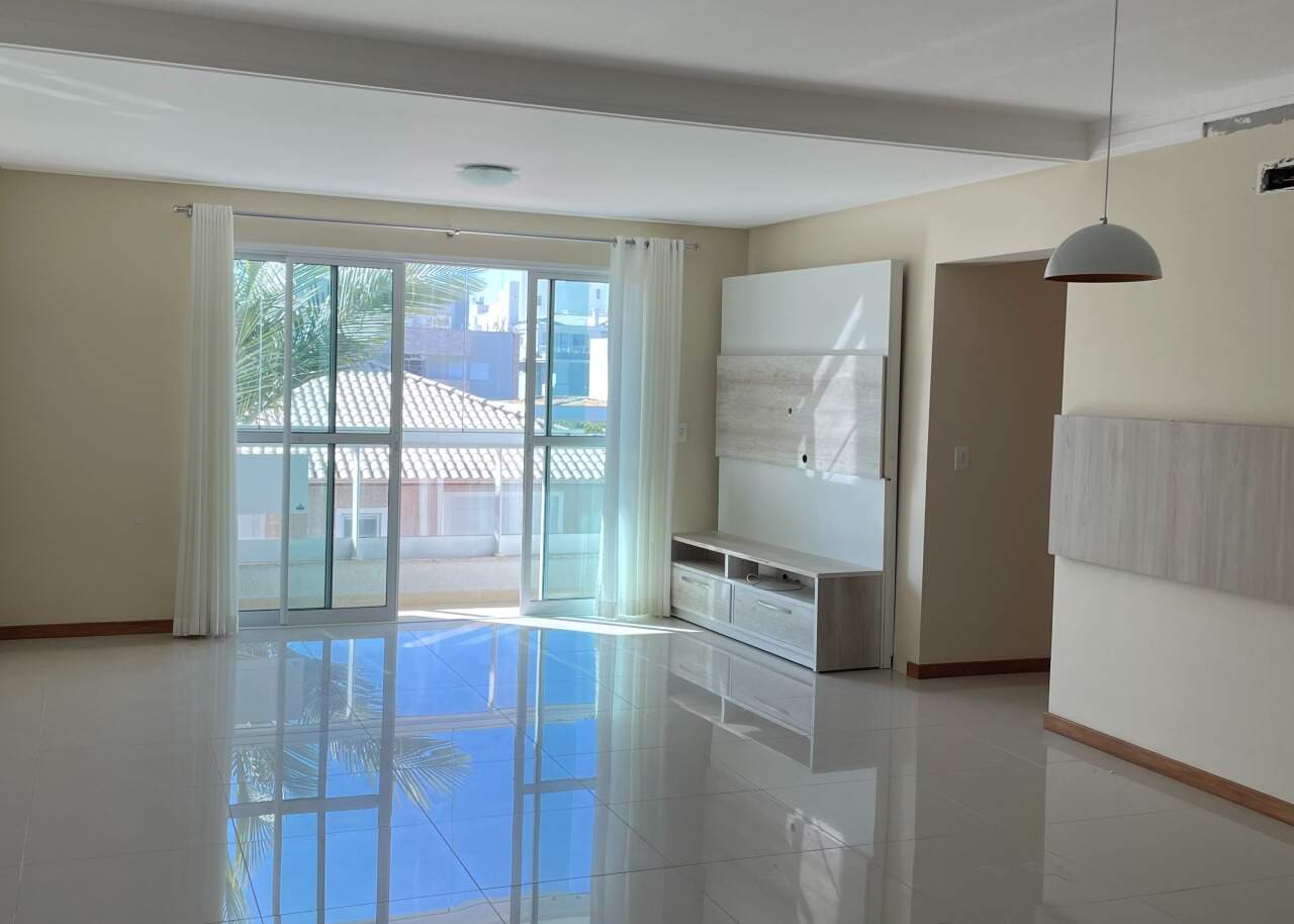 Apartamento com 112m², 3 quartos, 1 suíte, 1 vaga, Residencial Primavera em Florianópolis para Comprar