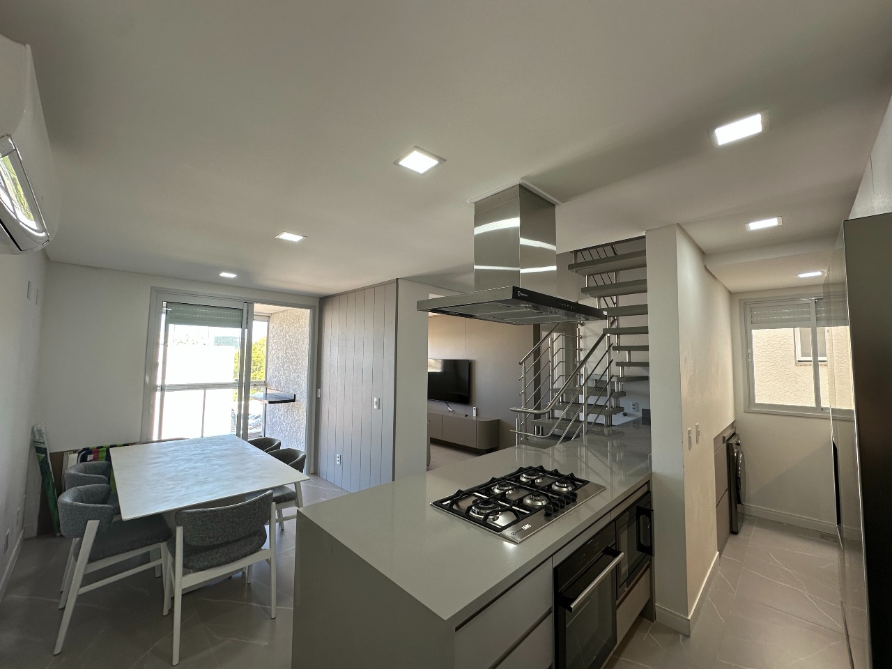 Apartamento com 98m², 2 quartos, 2 suítes, 1 vaga, Residencial Hercílio Luz em Florianópolis para Comprar