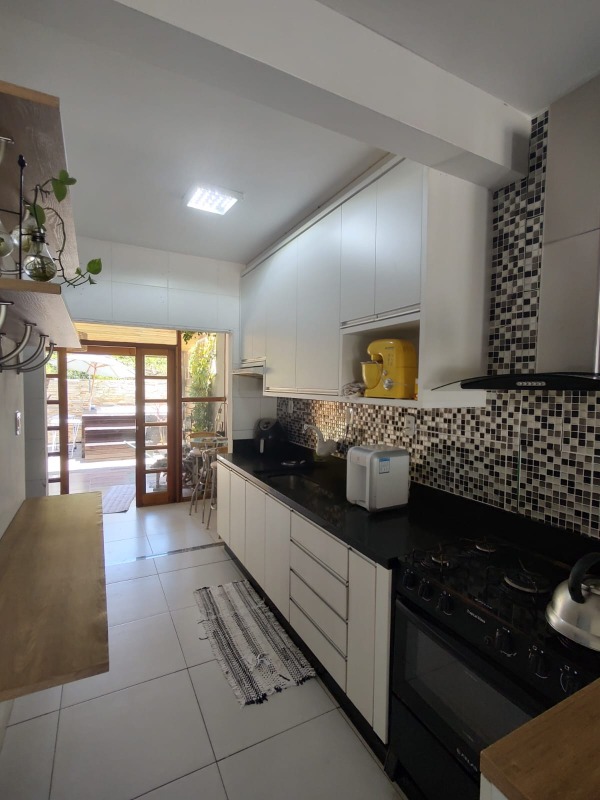 Casa com 97m², 2 quartos, 2 suítes, 2 vagas, Residencial Dunas em Florianópolis para Comprar