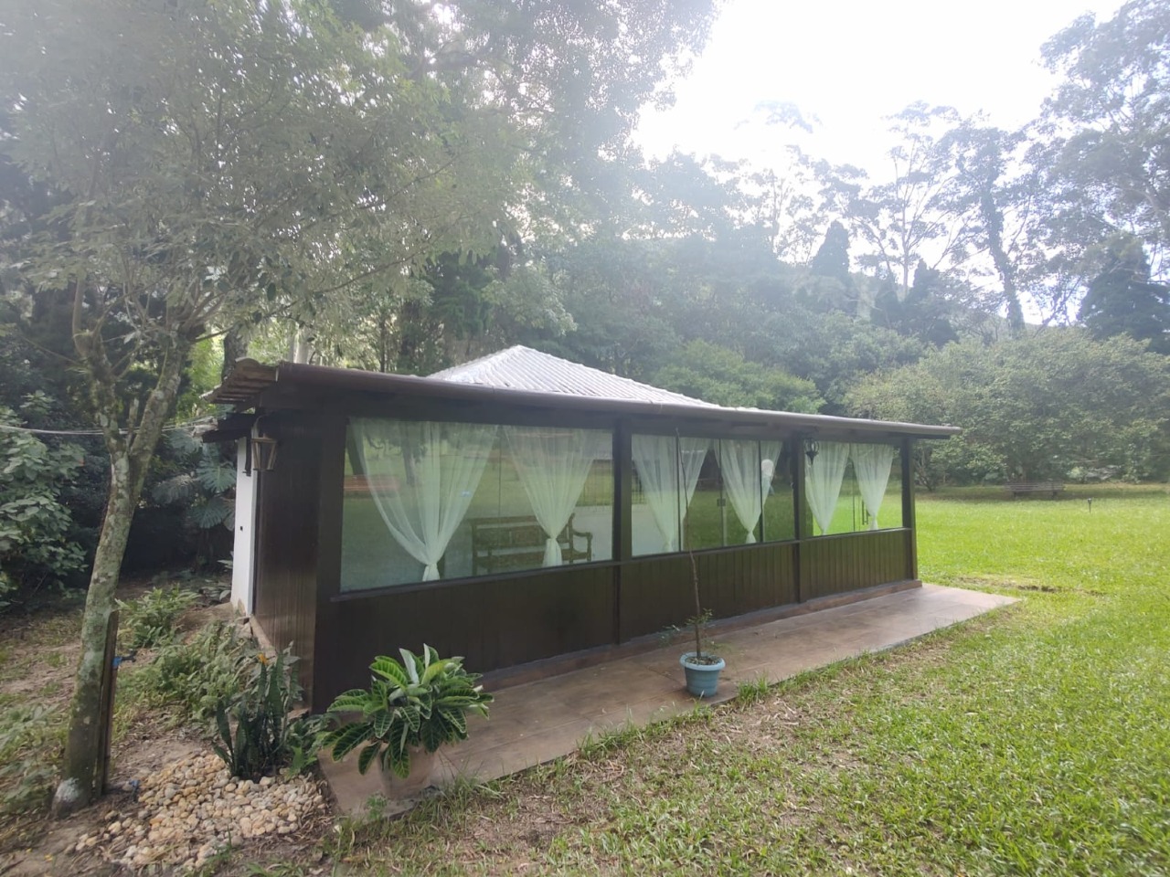 Casa com 130m², 2 quartos, 1 suíte, 8 vagas no bairro São João do Rio Vermelho em Florianópolis para Alugar