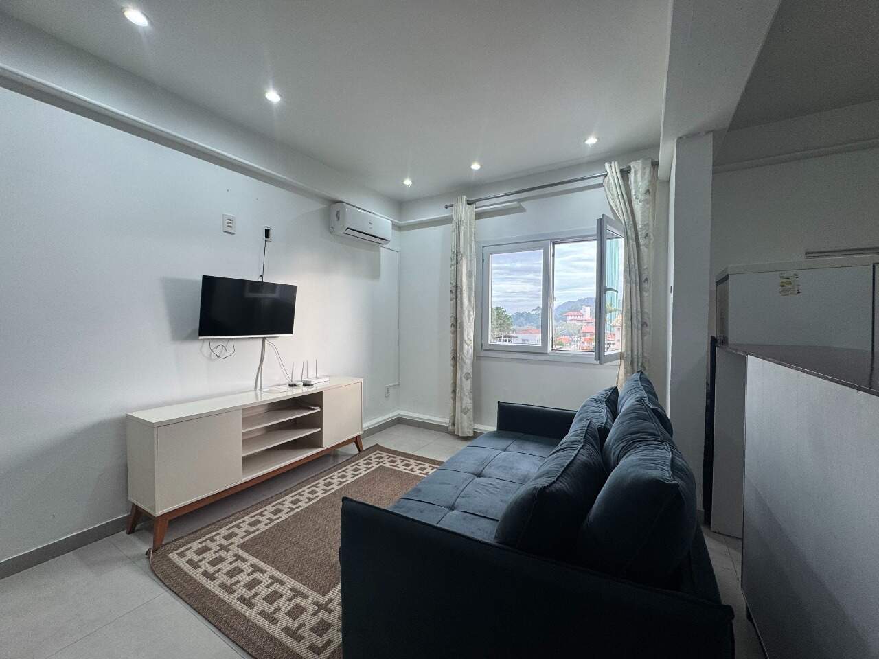 Apartamento com 38m², 1 quarto, Cachoeira do Bom Jesus em Florianópolis para Comprar