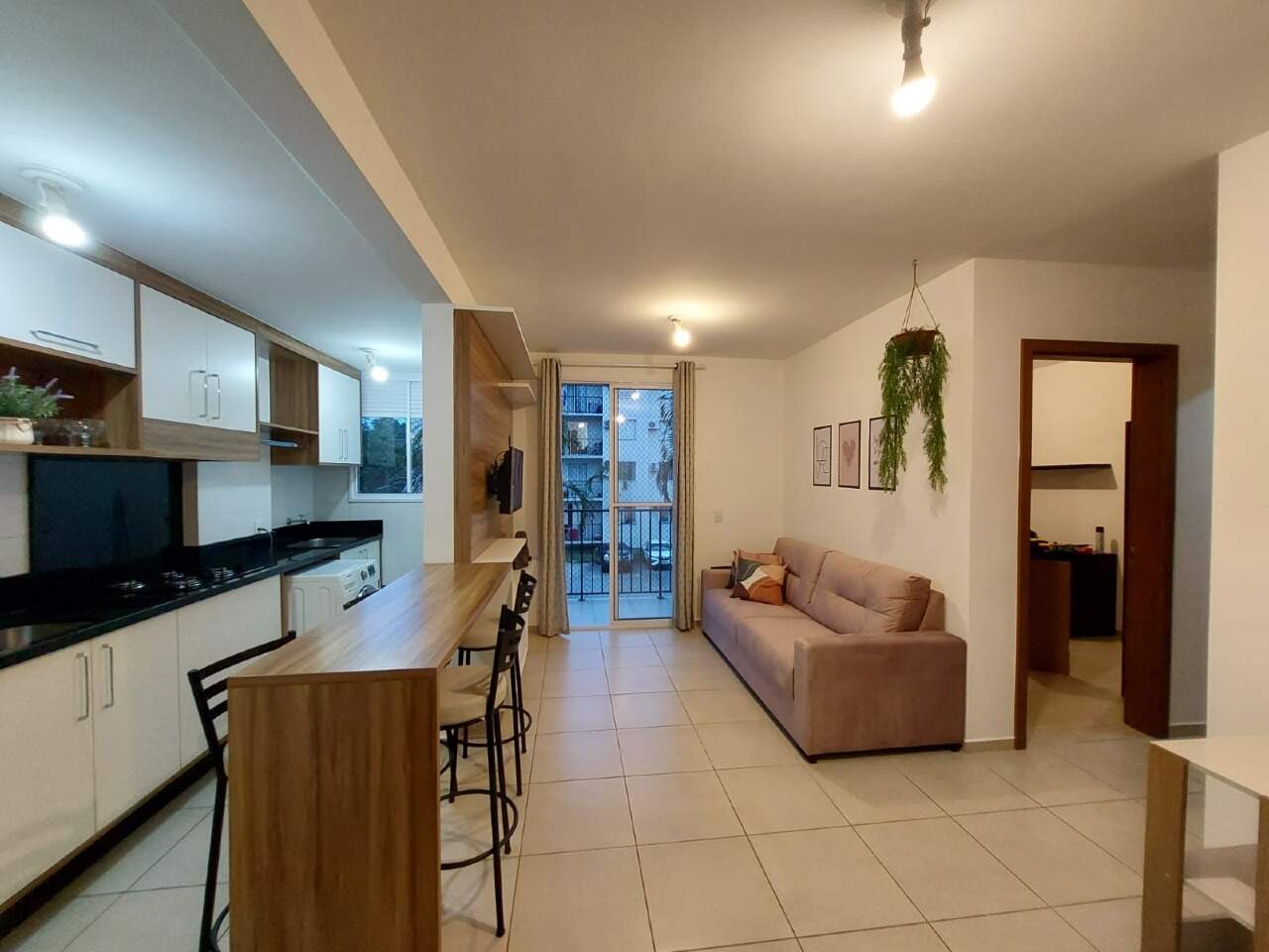 Apartamento com 60m², 2 quartos, 1 vaga, Residencial Ilha do Sol em Florianópolis para Alugar