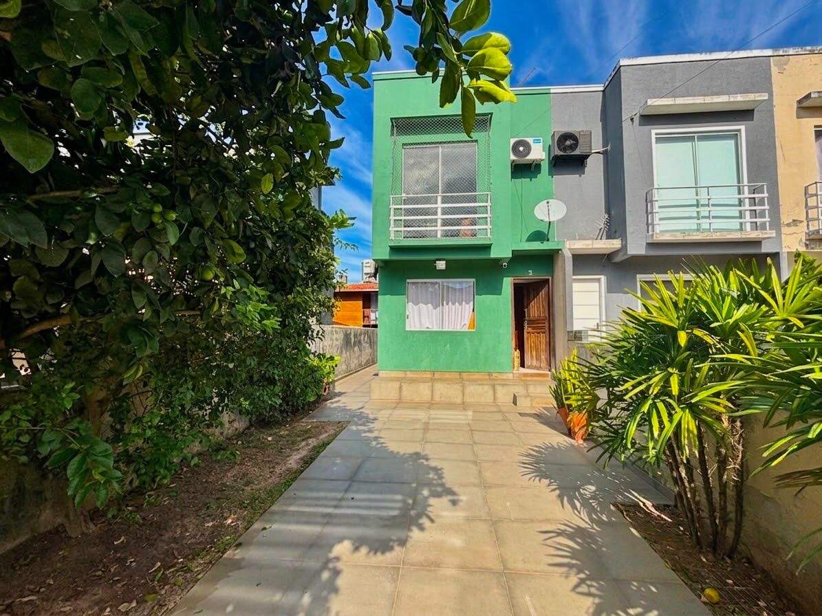 Casa com 82m², 2 quartos, 2 vagas, Residencial Valparaíso em Florianópolis para Comprar