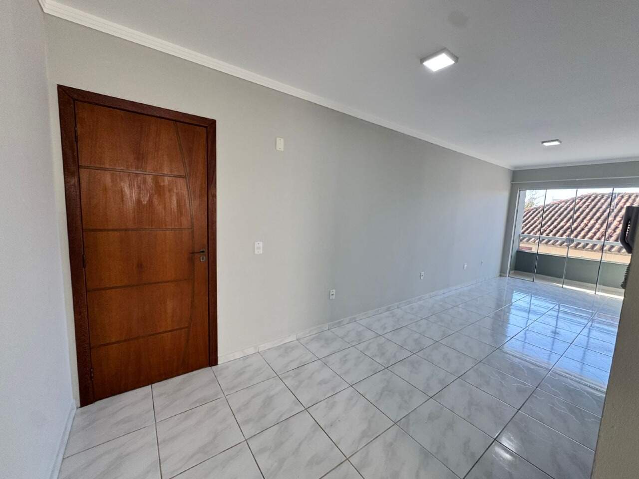 Apartamento com 55m², 2 quartos, 1 vaga no bairro Ingleses em Florianópolis para Alugar