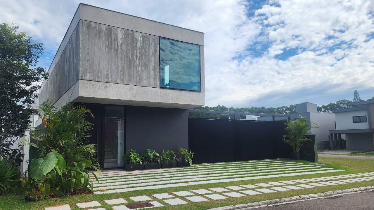 Casa com 265m², 4 quartos, 4 suítes, 6 vagas no bairro Rio Vermelho em Florianópolis para Comprar