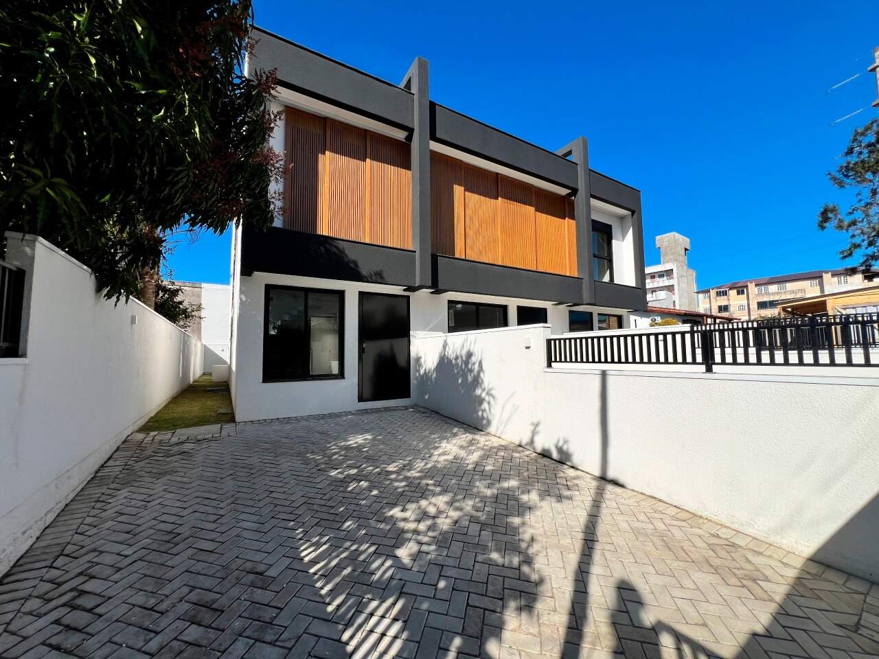 Casa com 137m², 3 quartos, 1 suíte, 2 vagas no bairro Ingleses em Florianópolis para Comprar