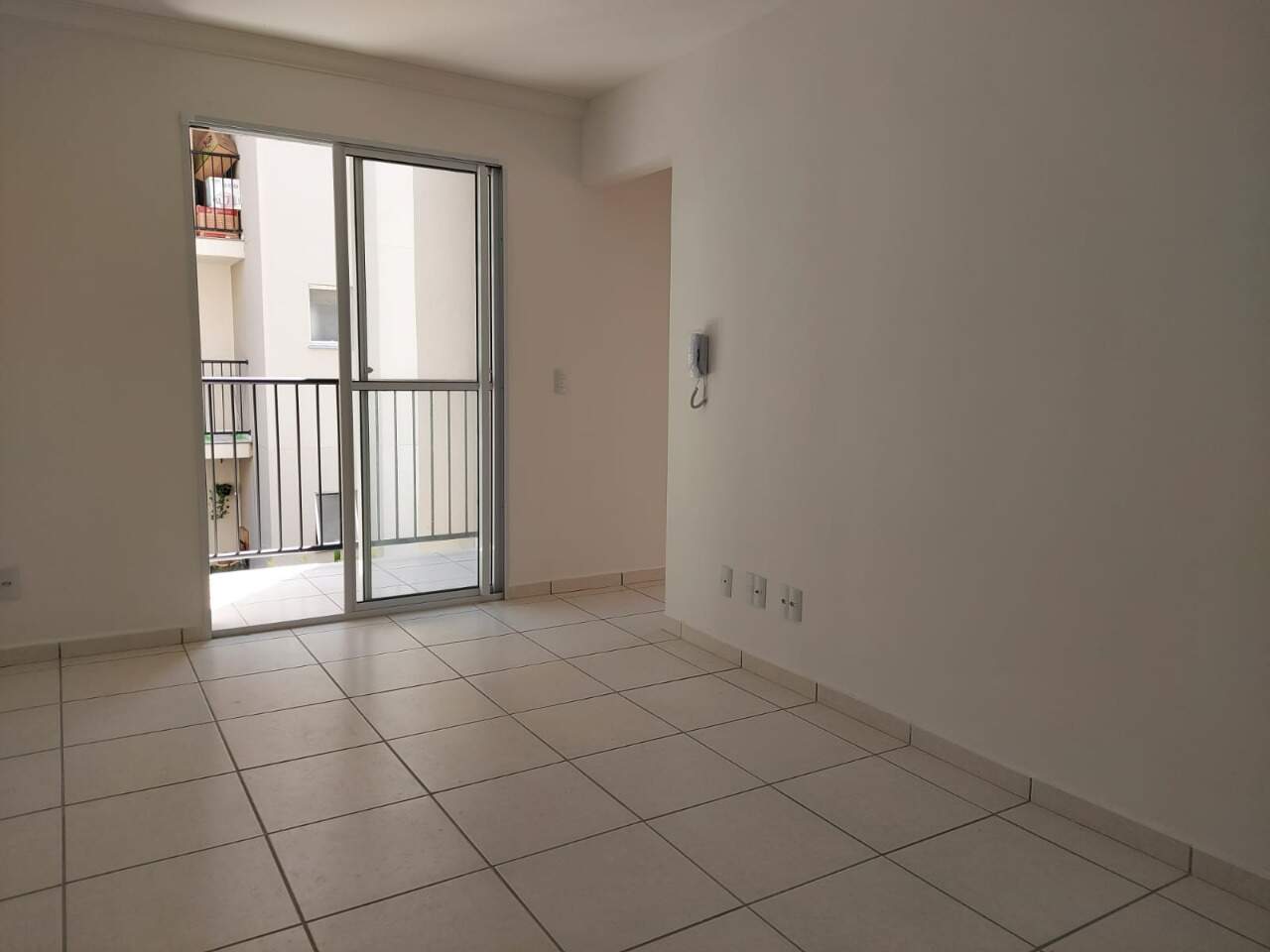 Apartamento com 53m², 2 quartos, 1 vaga, Felicidade Residencial Clube em Florianópolis para Alugar