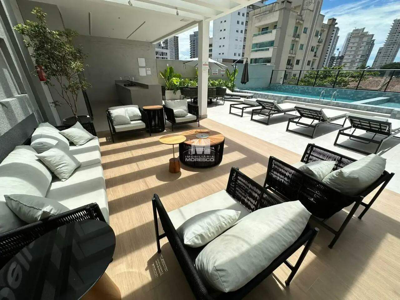 Apartamento à venda no bairro Balneário Perequê: 