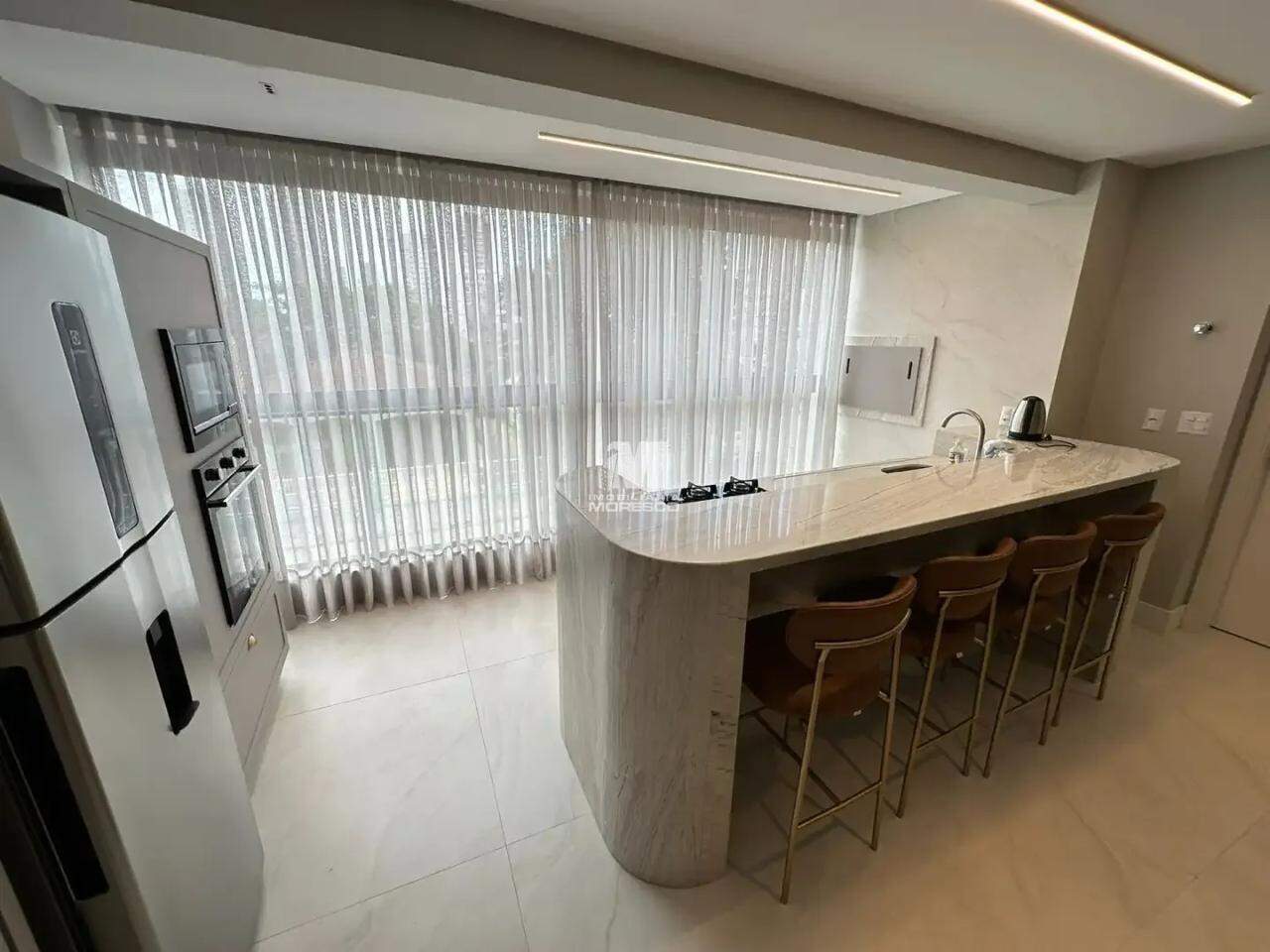 Apartamento à venda no bairro Balneário Perequê: 