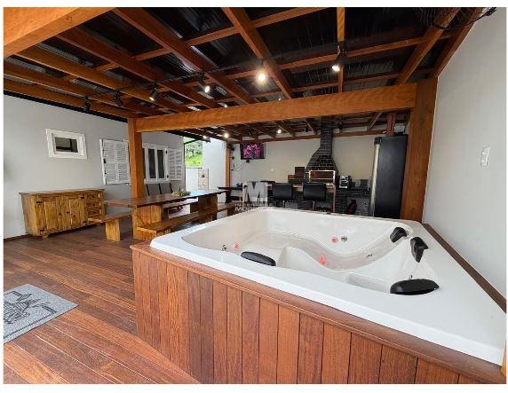 Casa à venda no bairro Guabiruba Sul: 