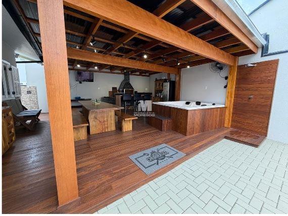 Casa à venda no bairro Guabiruba Sul: 