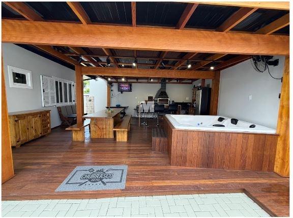 Casa à venda no bairro Guabiruba Sul: 