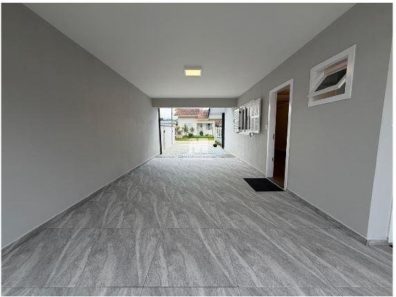 Casa à venda no bairro Guabiruba Sul: 