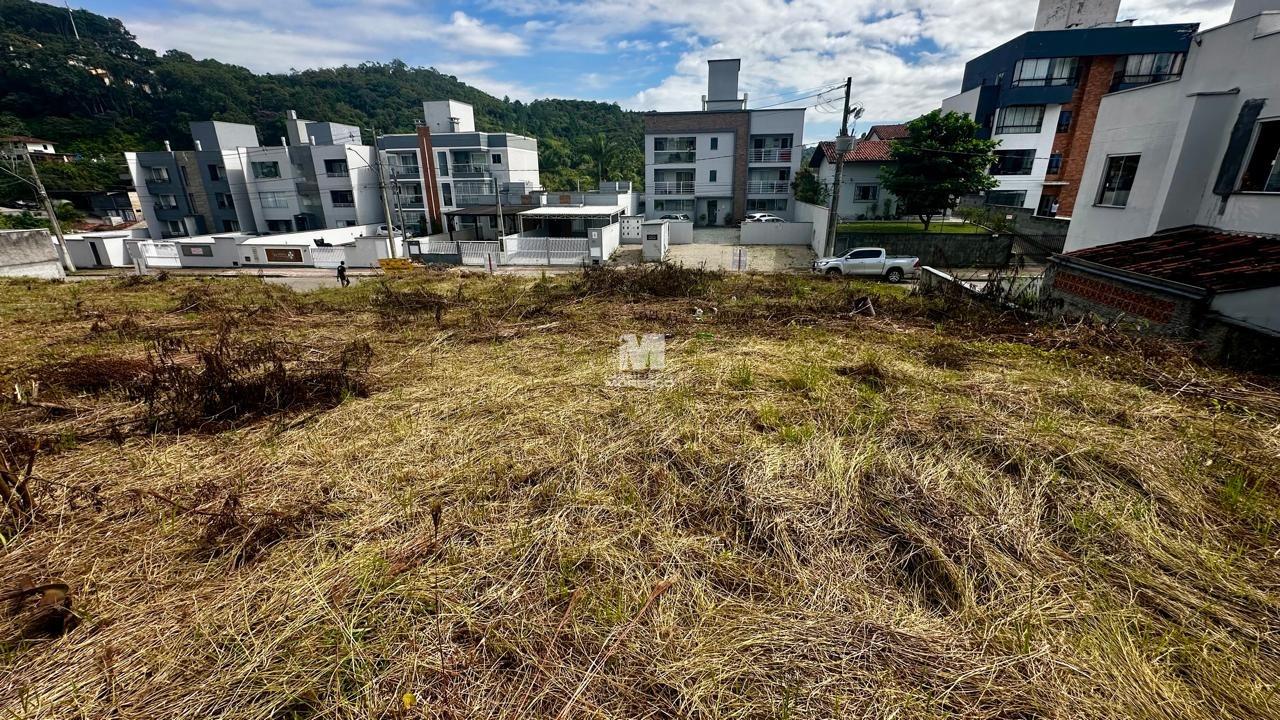 Terreno à venda no bairro Limeira Baixa: 